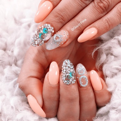 Apr 3 Fiina Naillounge