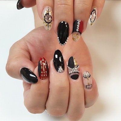 Dec 24 Fiina Naillounge