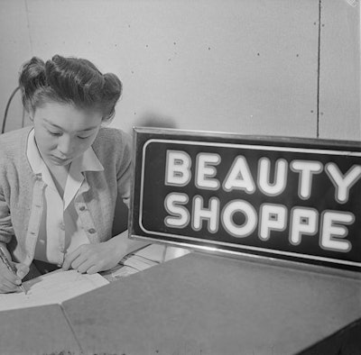 752px Poston, Arizona Laura Mukogawa, Beauty Shop Receptionist Nara 536653