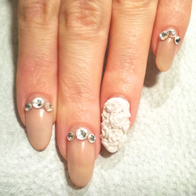 Att 1427307051661 Flower Nail Full Look