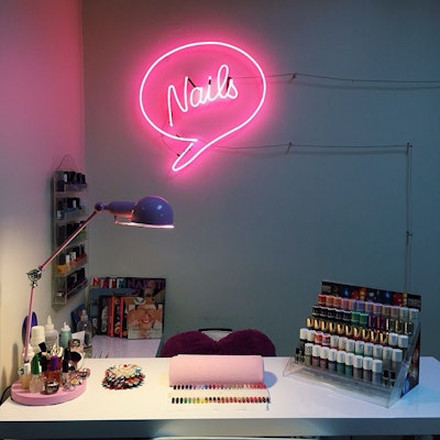Gallery: Unique Nail Salon Décor