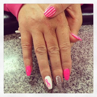 Ribbon accent nail @bob_b_brooks