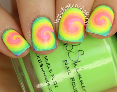TieDyeSwirl_By_TheNailPolishChallange_1