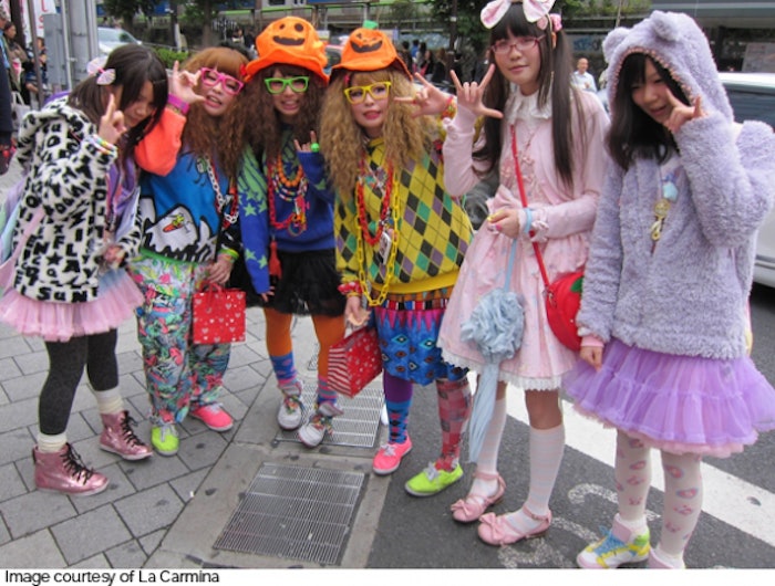 Ripped Leggings Girl in Harajuku – Tokyo Fashion