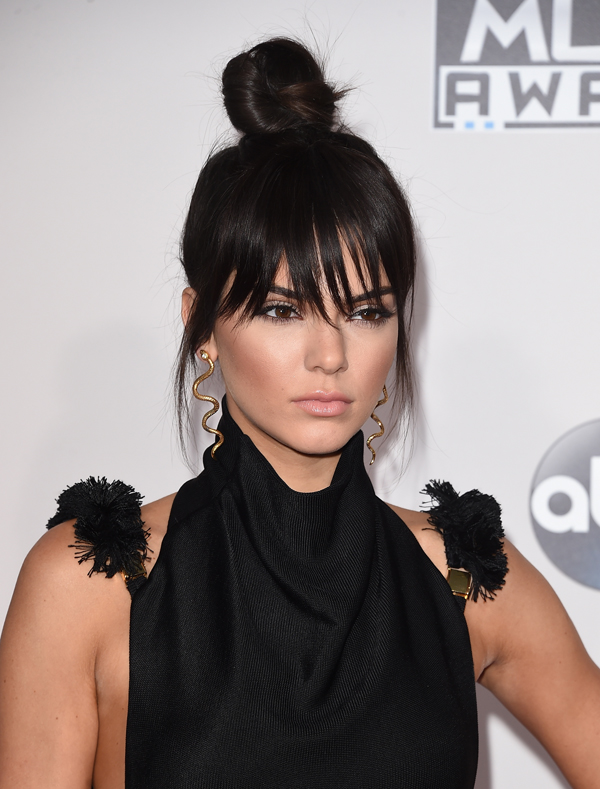 AMA Hairstyle Howto Kendall Jenner's Top Knot Beauty Launchpad