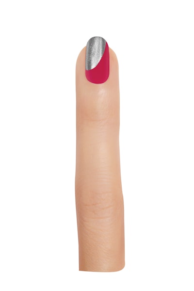 Essie_Mar15_HolidayBalls_020_C