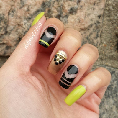 Dolphin11208 Negative Space Nails