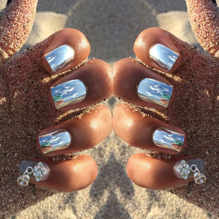 Makellos silver nails