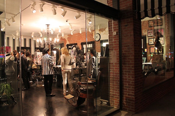 Hairroin Exterior
