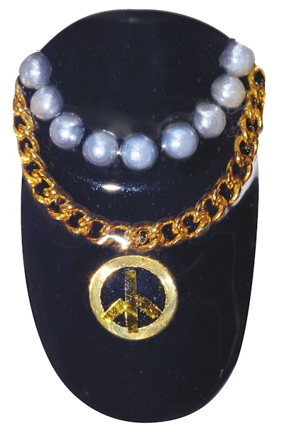 Nail Art_Moschino-Black