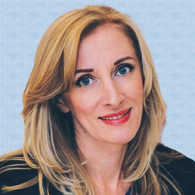 Iryna Gross Headshot