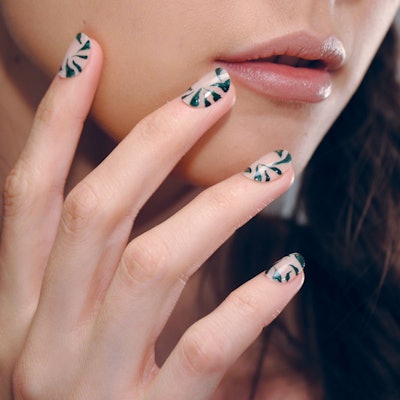 CND for Alice + Olivia Spring/Summer 2017 – Backstage