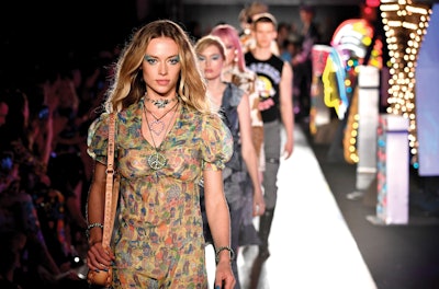 Moschino Spring/Summer 18 Menswear And Women’s Resort Collection – Runway