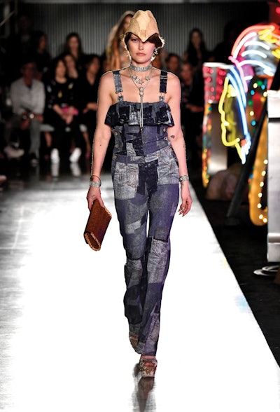 Moschino Spring/Summer 18 Menswear And Women’s Resort Collection – Runway