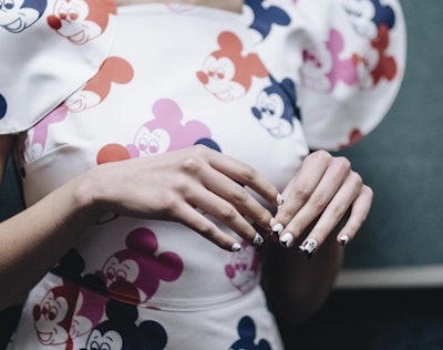 ChinaGlaze_BWMickey-1