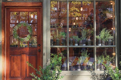 Hortus Nailworks NP716-NY-CREDIT Laily Mesbah