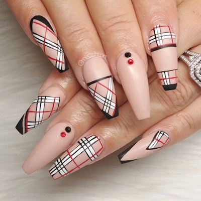 burberry-nail-art