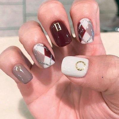 burgundy-plaid-nail-art
