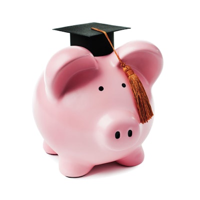 nail-artist-education