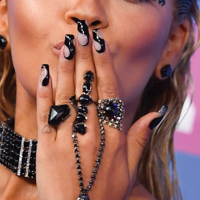 rita-ora-nails