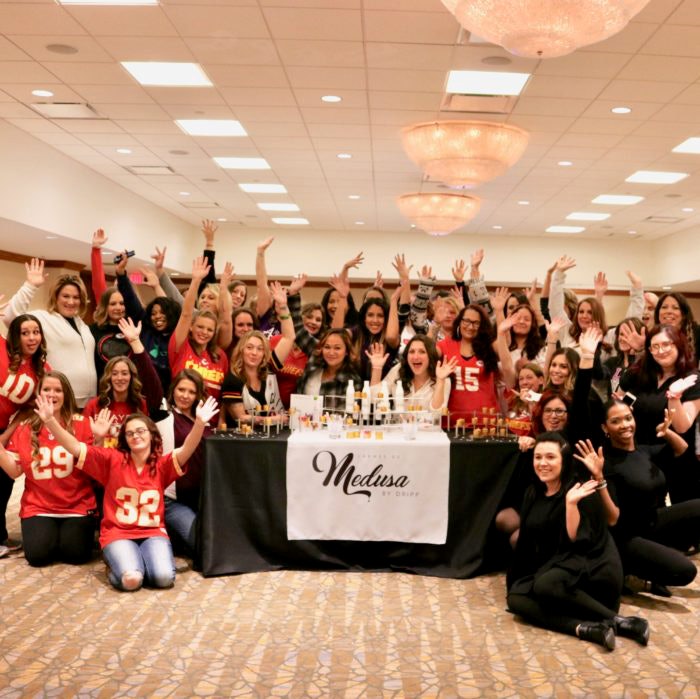 Larmes de Medusa team