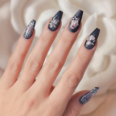 Hannah-Lippke-nails