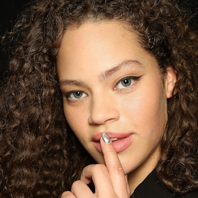 ZOYA_Nail_Look_11 Honore