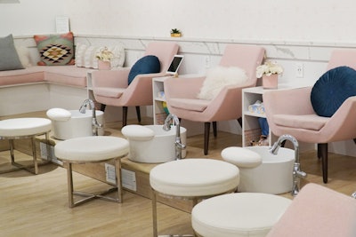 Paintbucket-pedicure