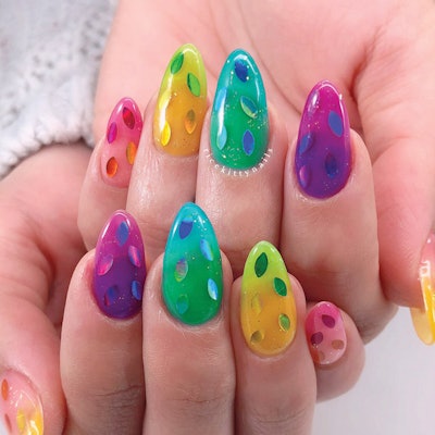rainbow-dot-nails