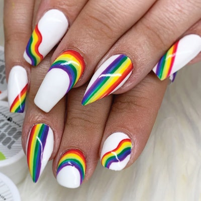 rainbow-nails-nailsbyhirsch