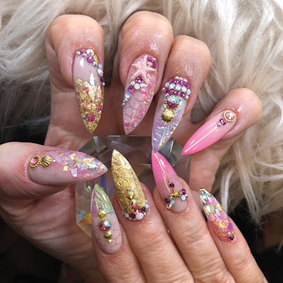 Stephanie-Loesch-nails