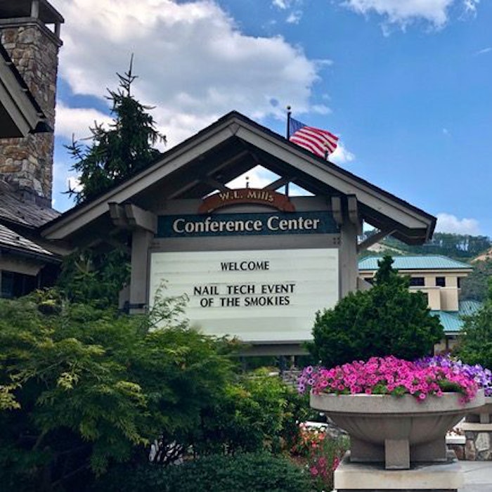 nail-tech-event-of-the-smokies