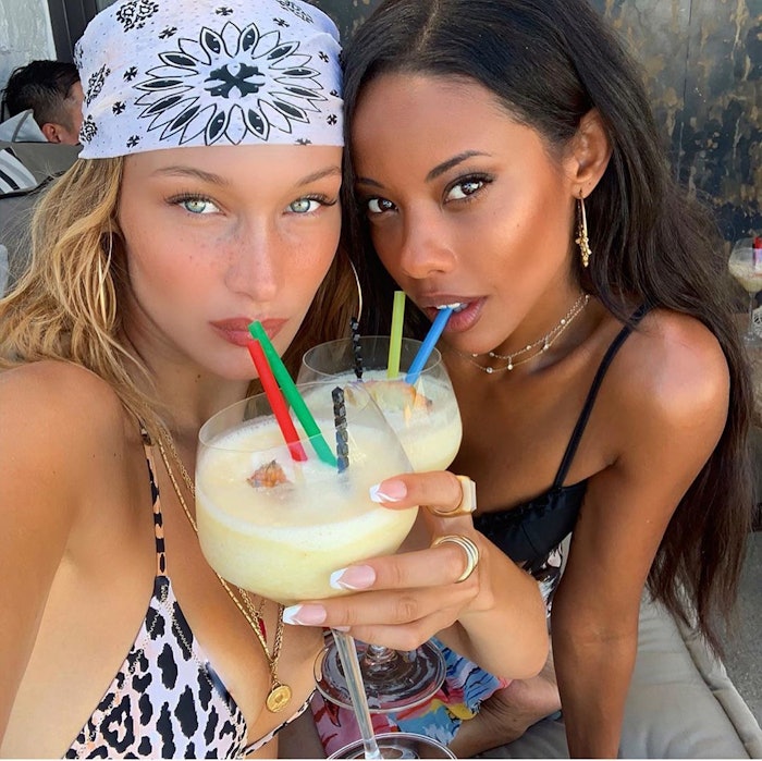 Bella-Hadid-nails-Mei-Kawajiri