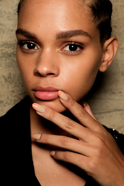 ZOYA_NAIL-look-miss-pop_OSCAR-de-la-renta