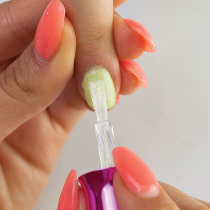 dip-powder-nails