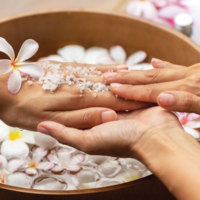 nail-salon-luxury-services