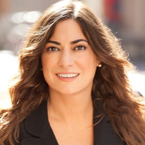 Malynda Vigliotti Headshot 300