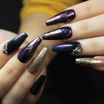 Erika-Furuhashi-nails