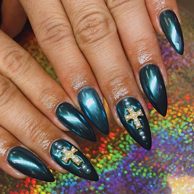 Sandra-Garcia-nails
