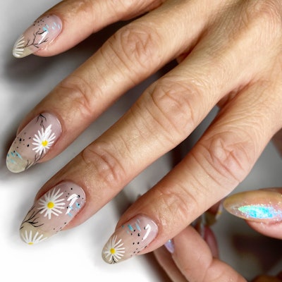 Alyssa Allen @nailditbyalyssa