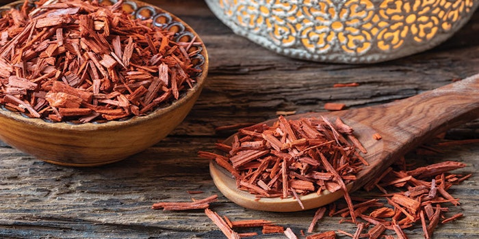 Cedar and sandalwood’s relative importance in fragrance creation unfortunately means that they can sometimes be overlooked in flavor compositions.