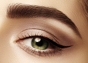 si_chella_eyebrow_300X214