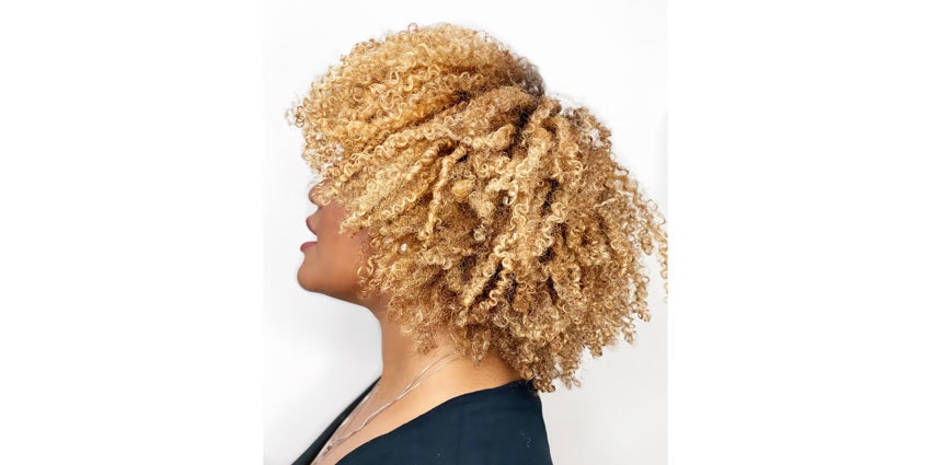 4 Tips for Achieving Golden Blonde on Natural Textures | Beauty Launchpad 4 Tips for Achieving Golden Blonde on Natural Textures | Beauty Launchpad