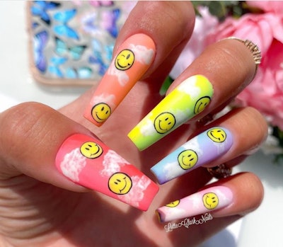 Smiley Faces on an Acrylic Set, by Lotte Clark, @lotteclarknails on Instagram