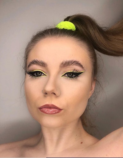 Bold Eyeliner- Jessica Coombe, @jessie.coombe on Instagram