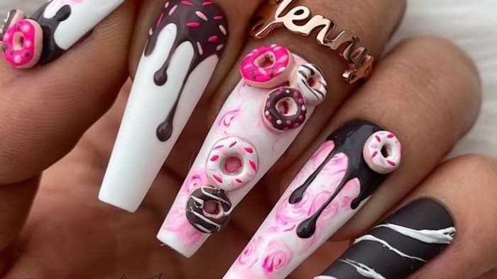 @nailfashionbyjenny / via Instagram