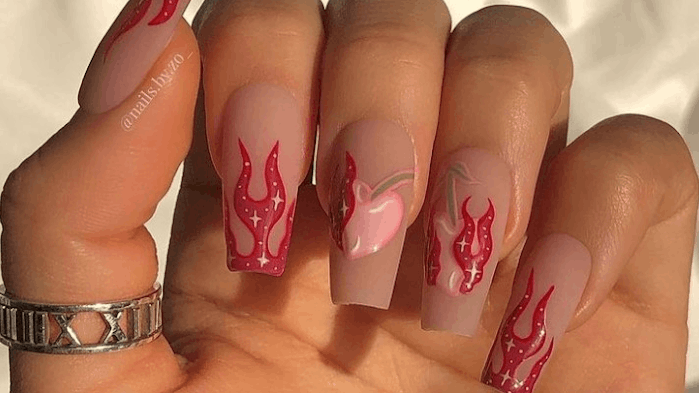 @@nails.by.zo_ / via Instagram