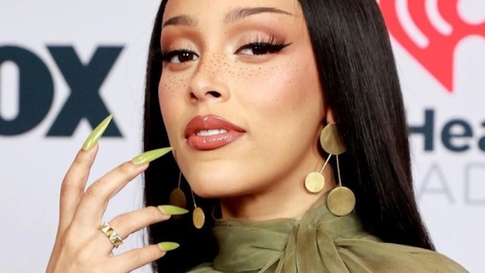 Doja Cat, look No. 1, nails by Saccia (@sacciadidthat)
