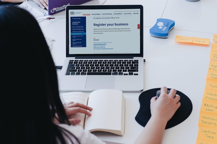 woman-on-sba-site-laptop-web