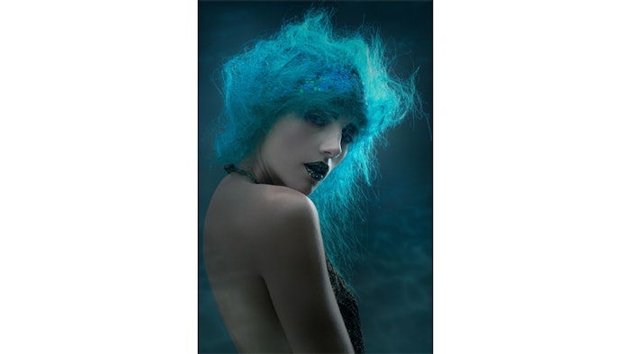 Hair: Anna Barroca @annabarroca MUA: Anna González @iamlaflaca Styling: Anna Barroca @annabarroca Models: Belén @beelen_v13 & Irina Bon @irinabon21